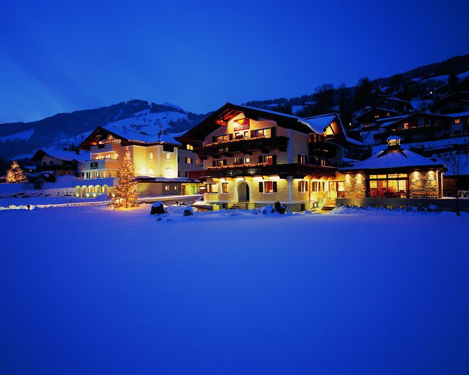 Hotel Hubertus Brixen im Thale Luaran gambar